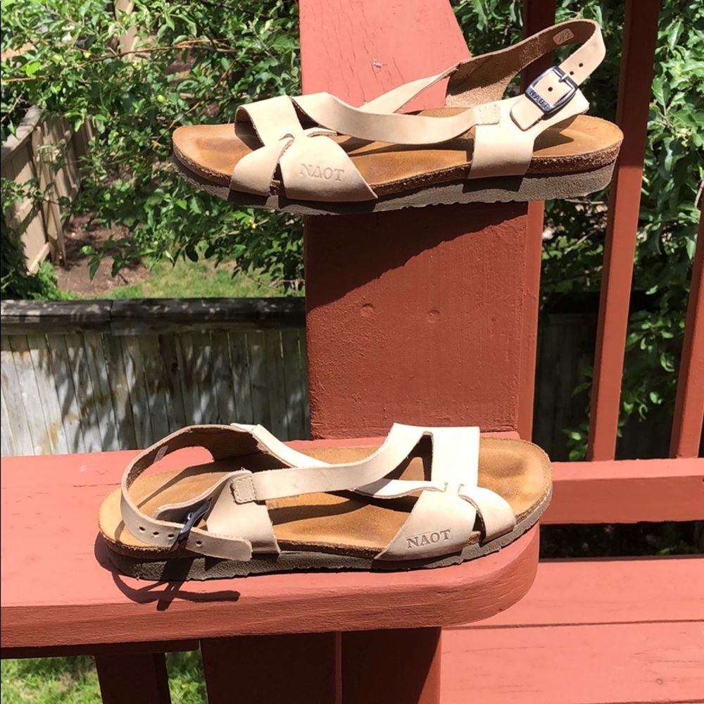 NAOT TAN SANDALS WITH BACKSTRAP, SIZE 42